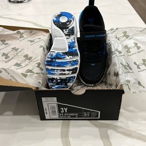Under Armour Boys Gym Shoes